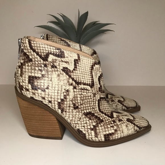 Vince Camuto Leather Women’s Ankle Boots -Size: 7M - Picture 10 of 17